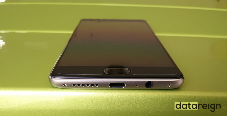 OnePlus 3 Review - Side design